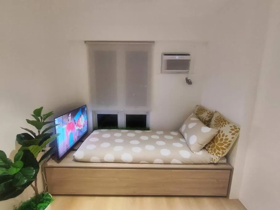 Oak Apartment At The Rochester Bridgeview Tower Manila