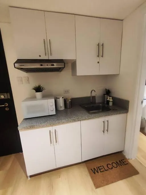Oak Apartment At The Rochester Bridgeview Tower Manila